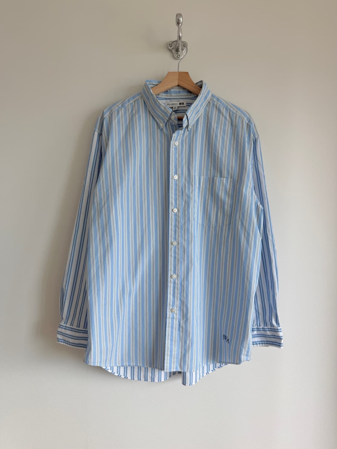 UNIQLO X JWANDERSON 핀스트라이프 셔츠 상품이미지1