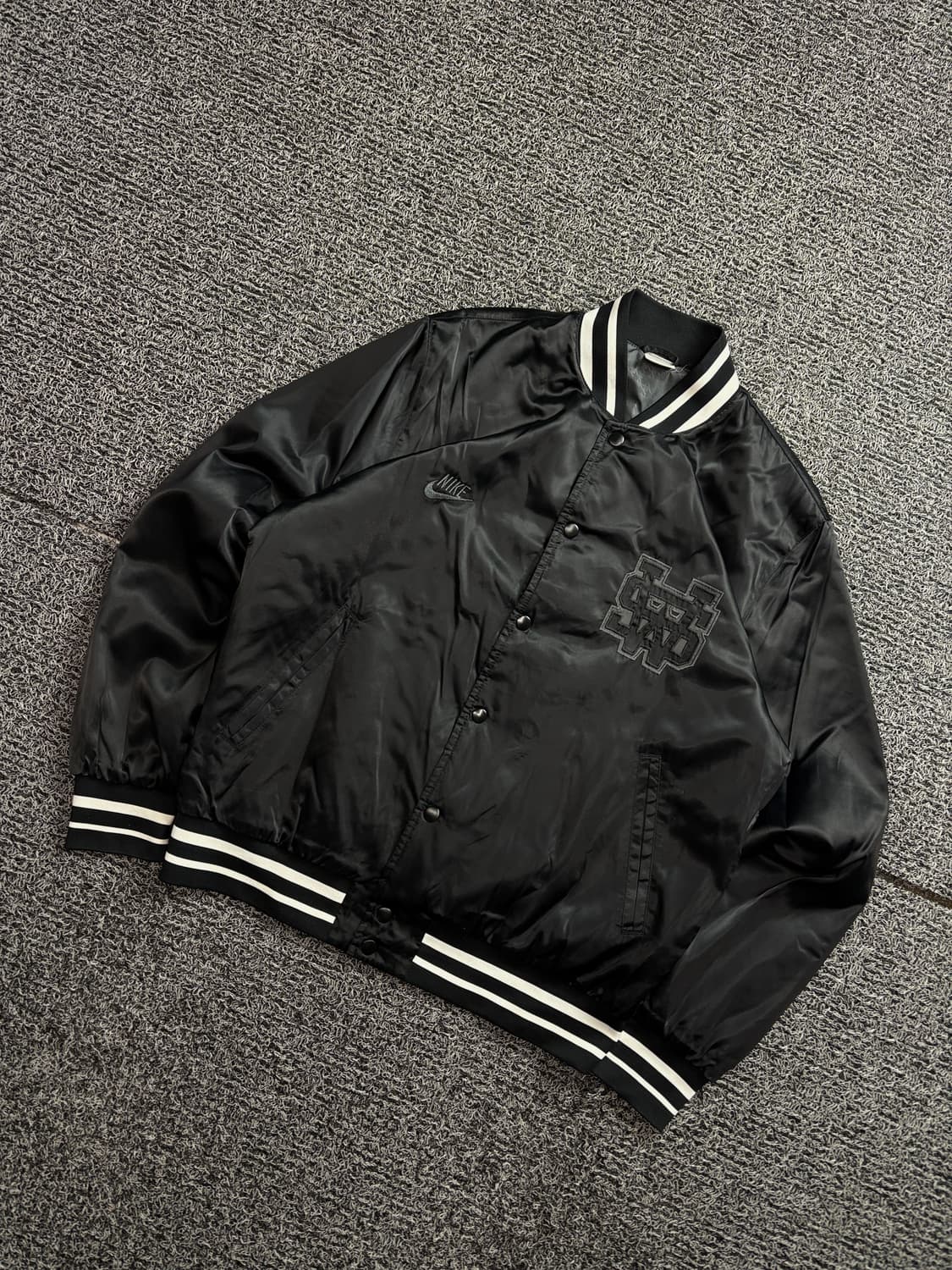 나이키 빅로고 사틴 스타디움 바시티 자켓 2230 상품이미지1