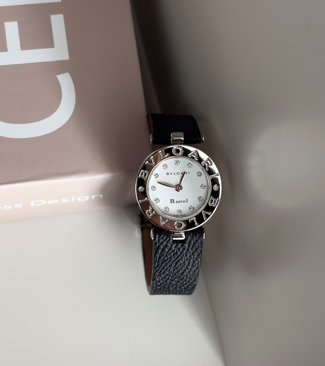 불가리 비제로원 다이아 화이트 다이얼 시계 상품이미지5