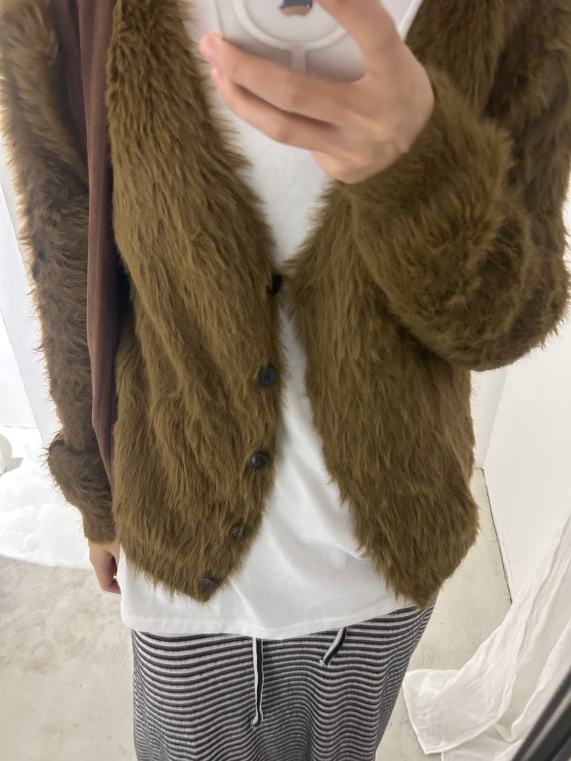 뮤로우 소프트 카멜 퍼가디건 상품이미지8