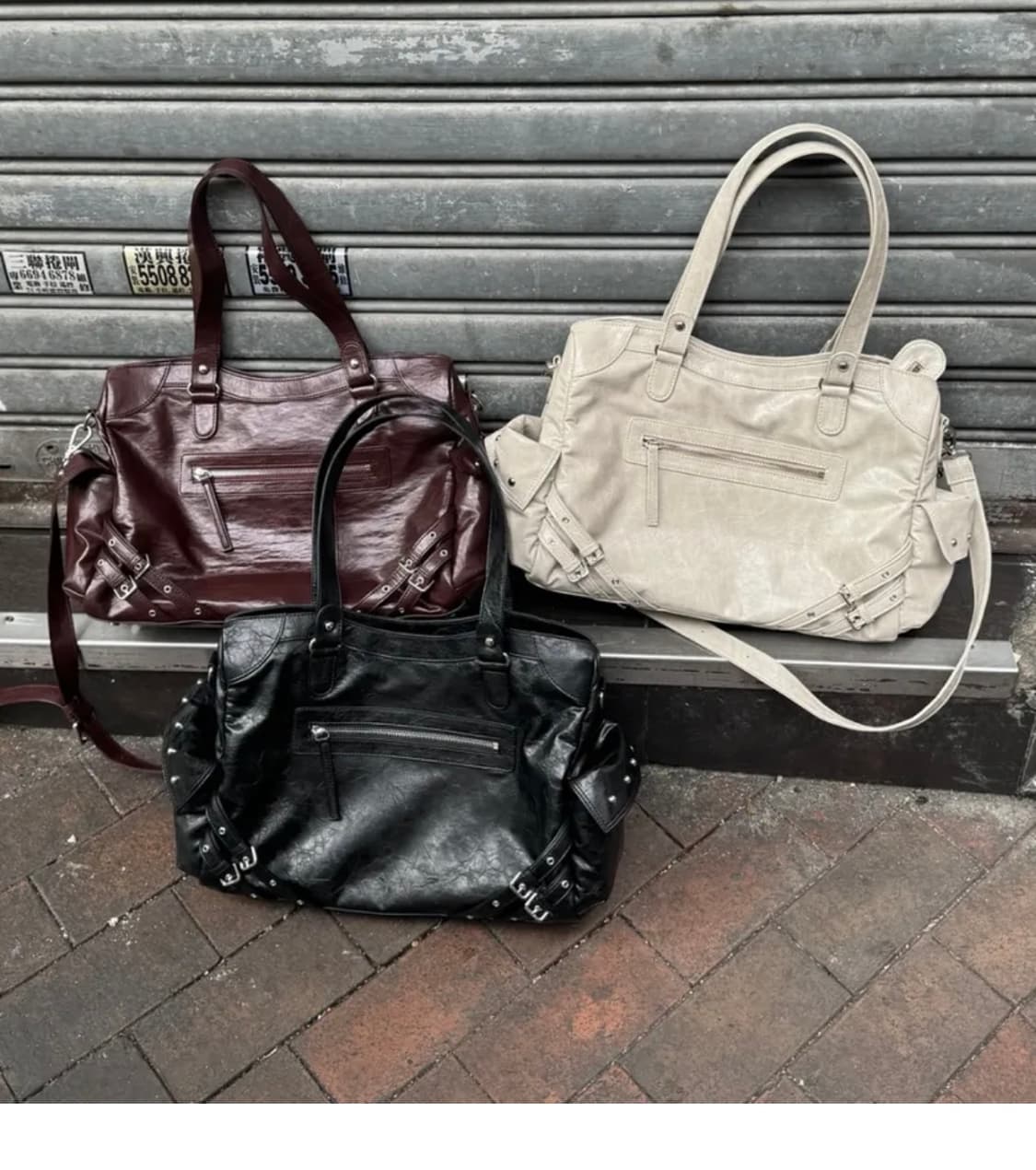 다이닛 STUD POCKET BIG BAG IN ASH BEIGE 토트백 상품이미지1