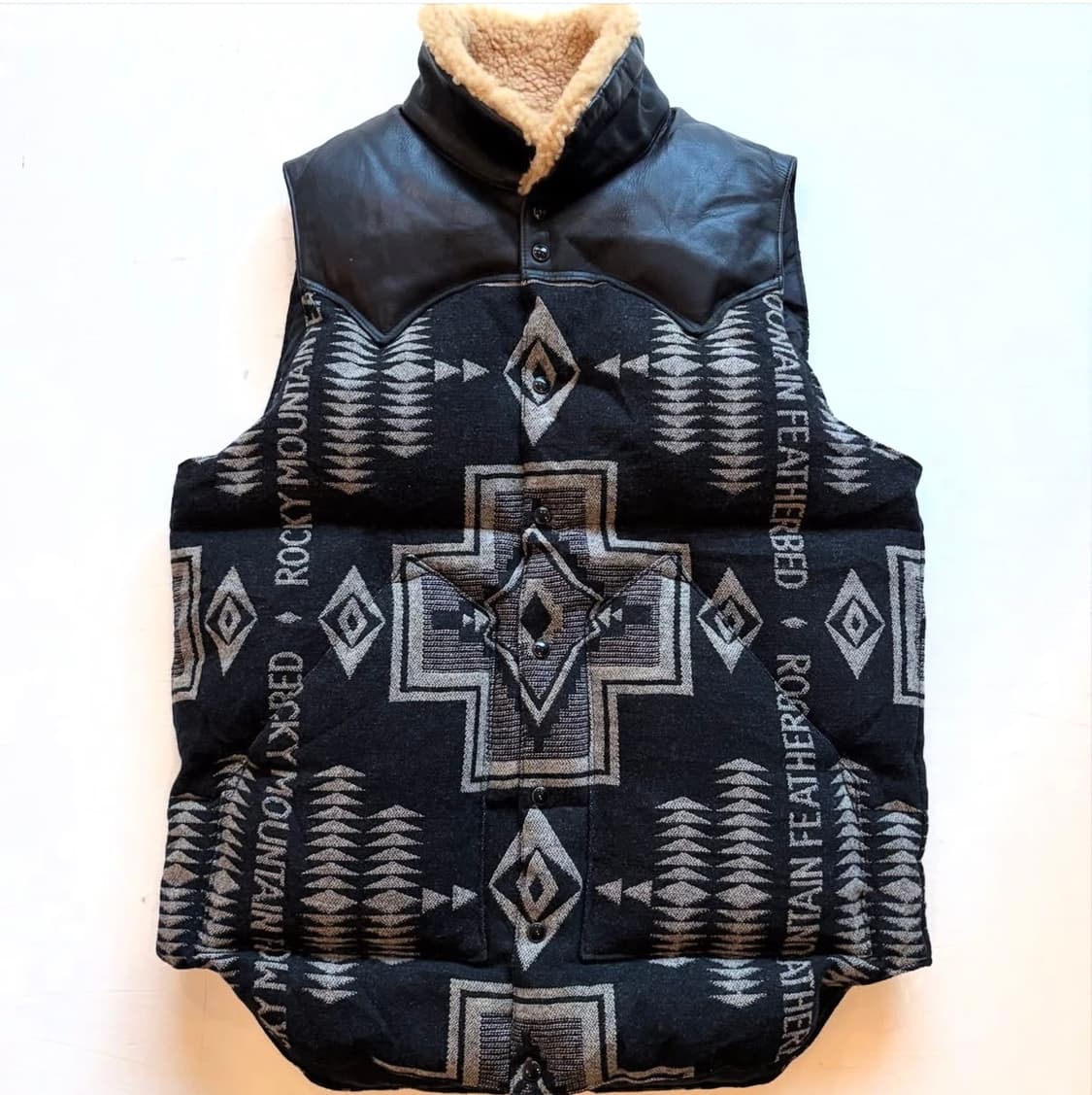 Rocky Mountain FeatherbedxPendleton다운베스트 상품이미지1