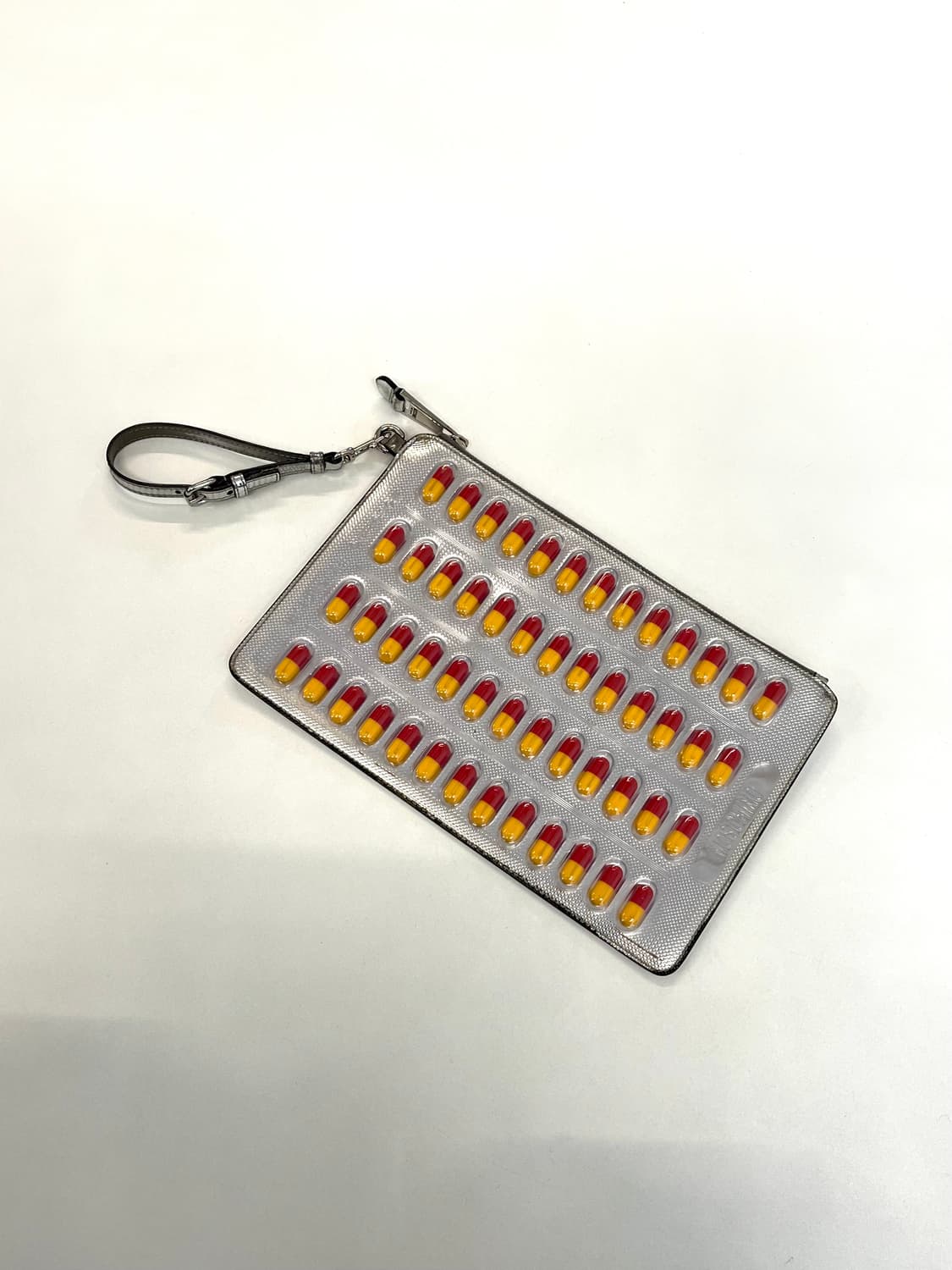 모스키노 2017 제레미 스캇 런웨이 아카이브 알약 캡슐 클러치 핸드백 상품이미지5