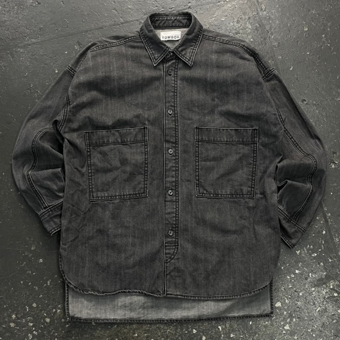 스튜디오 톰보이 흑청 데님 셔츠 상품이미지1