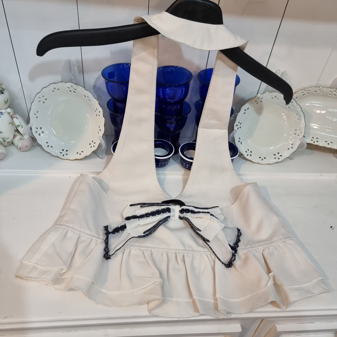 axes femme(엑시즈팜)  레이스 트리밍 홀터 베스트 상품이미지4