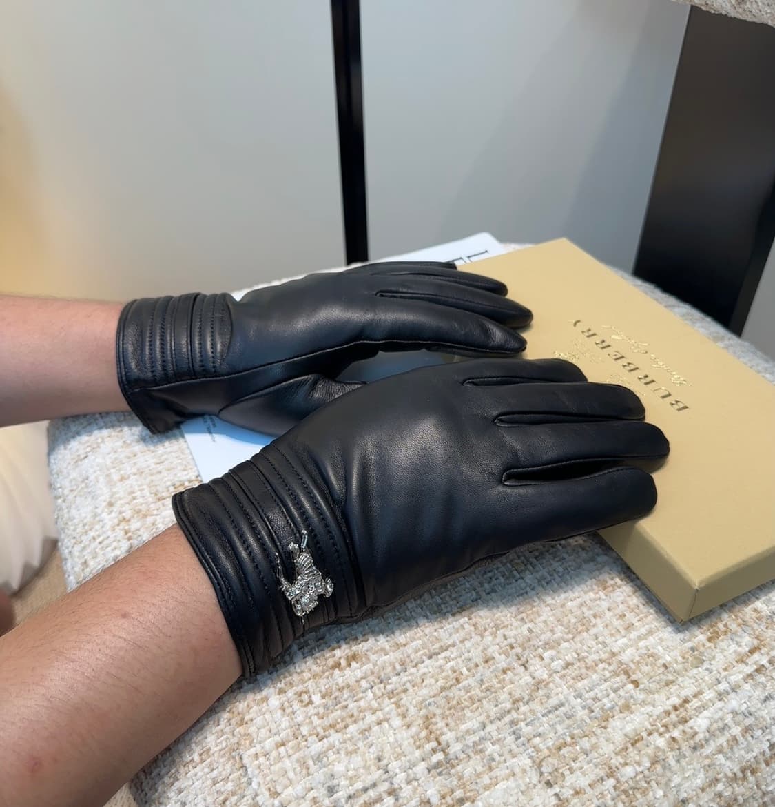 버버리 장갑 가을 겨울 보온 클래식 심플
 상품이미지1