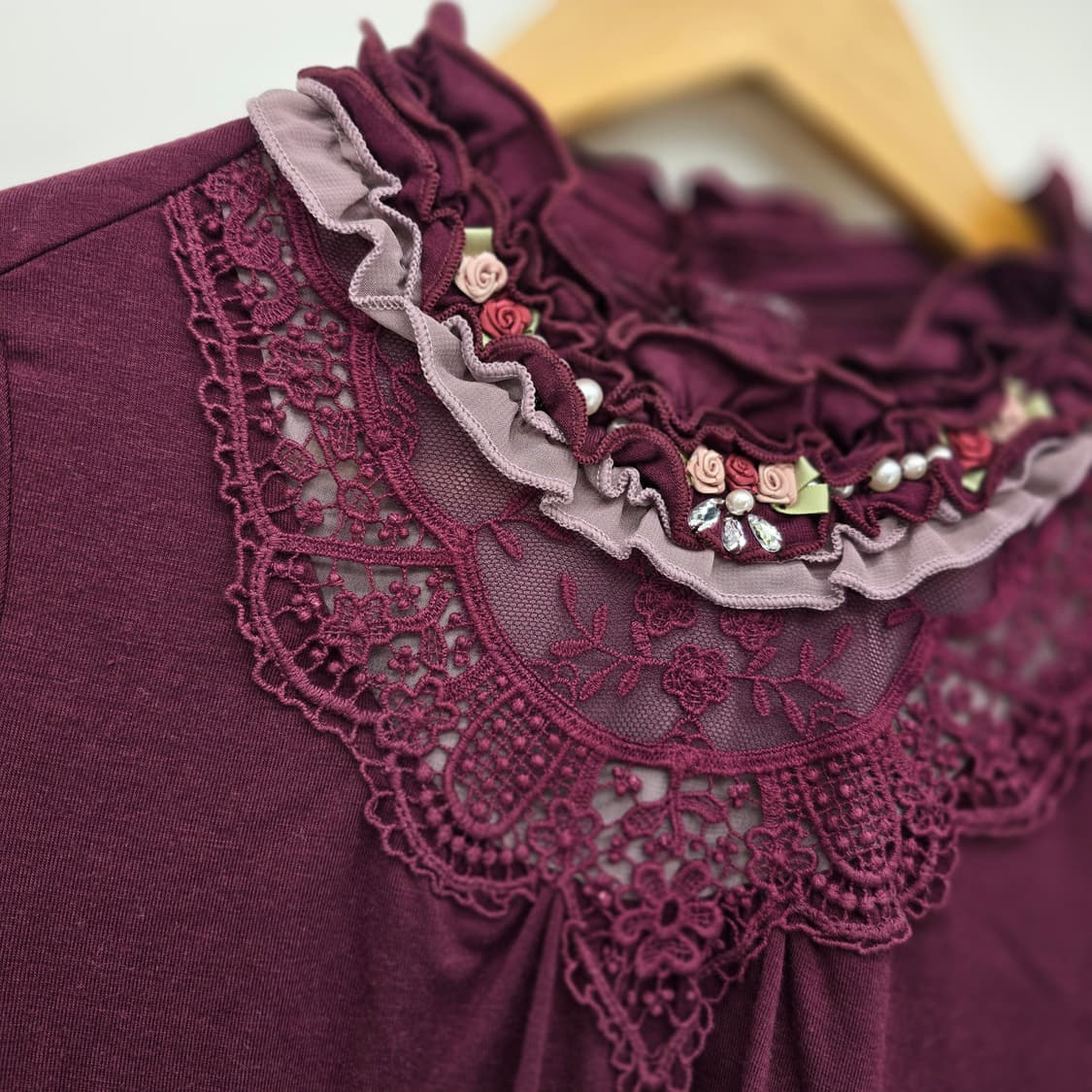 axes femme 레이스 장식 긴팔 티셔츠 버건디 상품이미지8