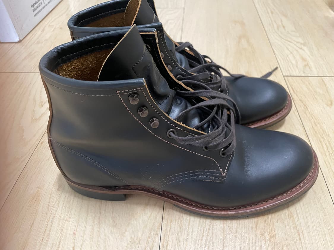 레드윙 9060 플랫박스 255사이즈 상품이미지1