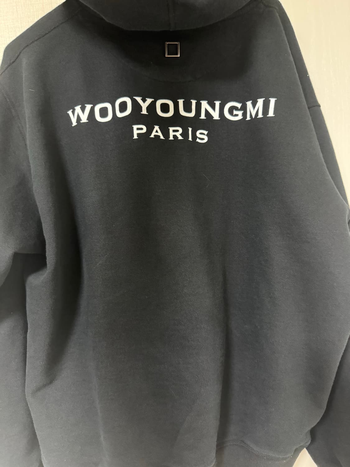 우영미 백로고 후드티 100 23fw 상품이미지3