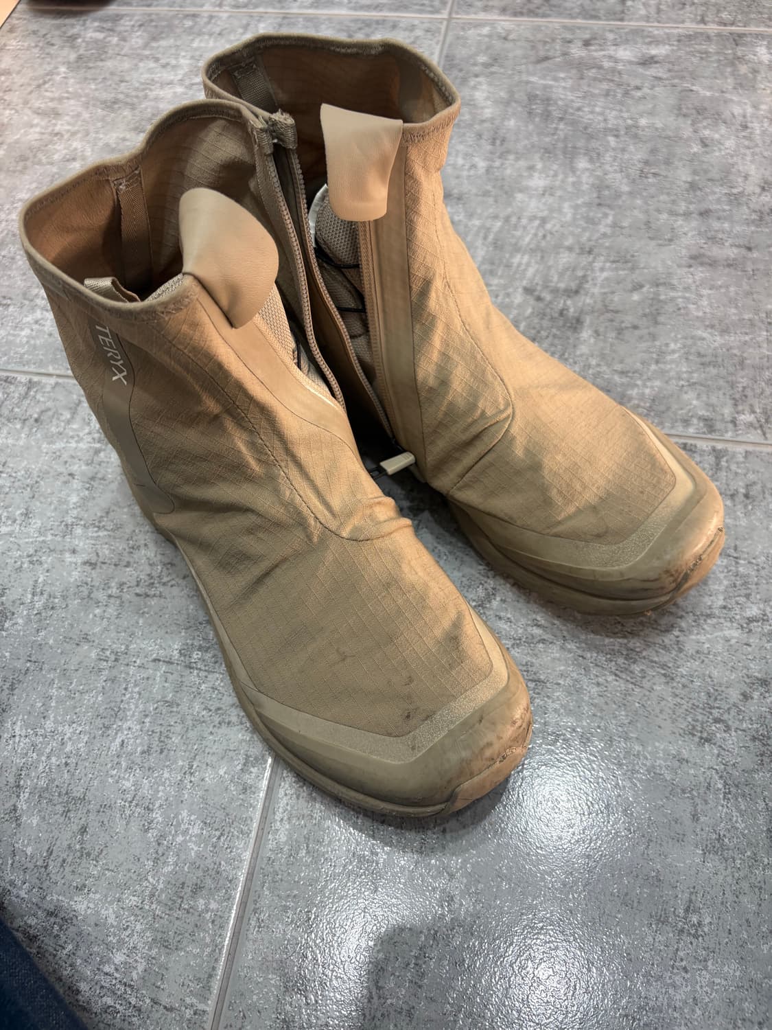 아크테릭스 부츠 상품이미지1