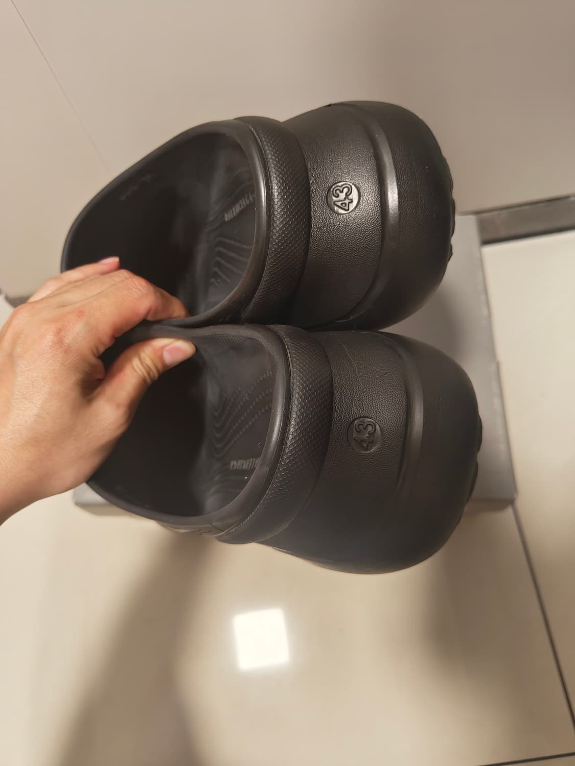 발렌시아가 크록스 뮬 클로그 43 상품이미지3