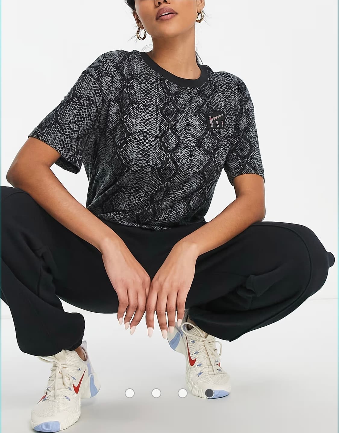[새상품]나이키 여성 뱀피 패턴 루즈핏 반팔 M 상품이미지2