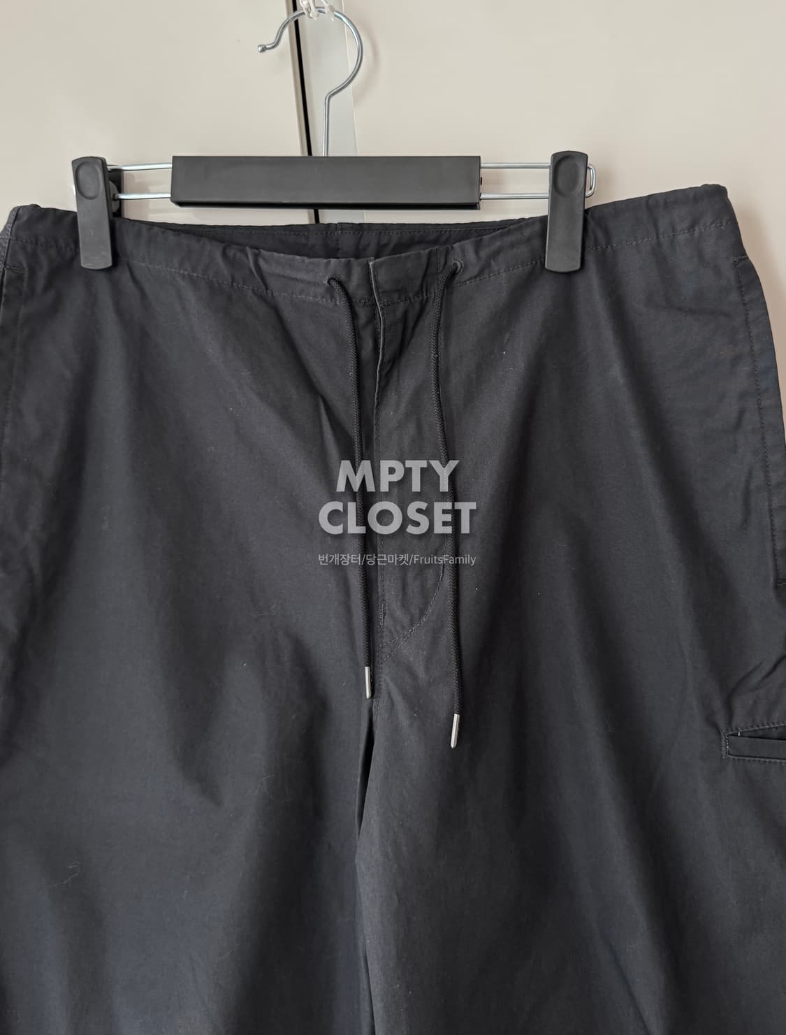 [M] 유니클로U 와이드 파라슈트 팬츠 다크그레이 상품이미지4