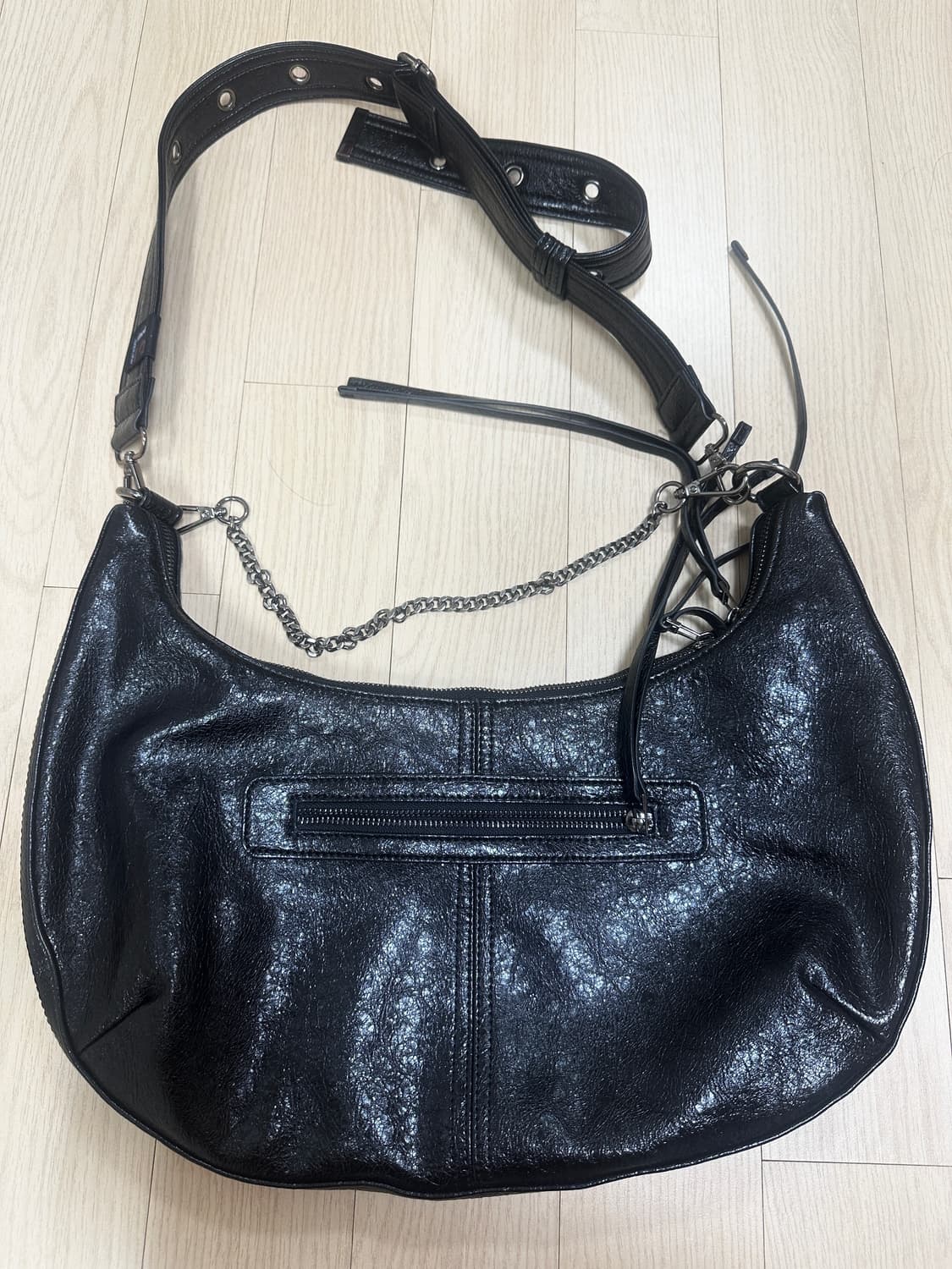 메종미네드 아일렛 레더 새들백 블랙 상품이미지5