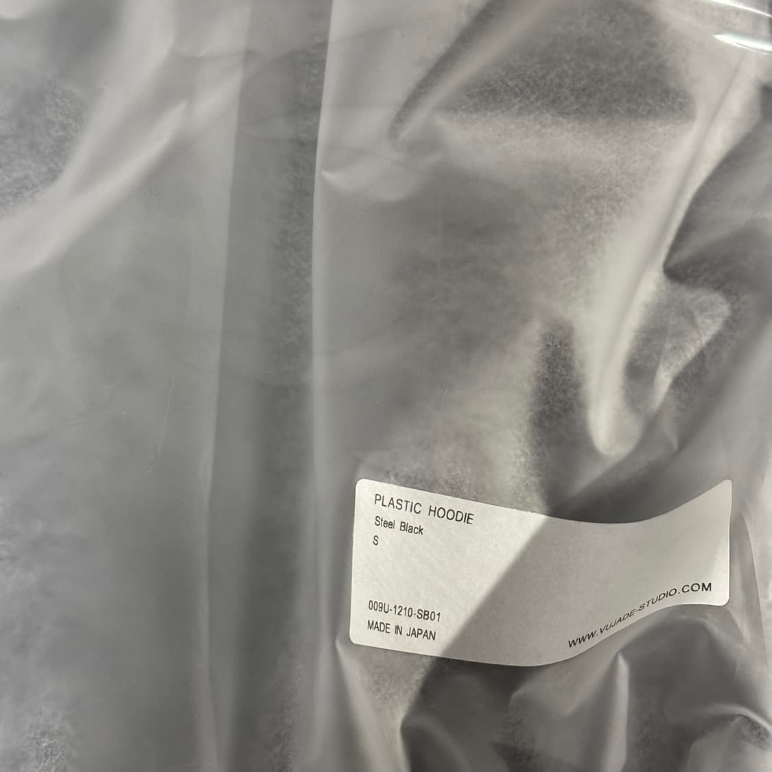 S) VUJA DE 부자데 플라스틱 후드 집업 블랙 상품이미지3