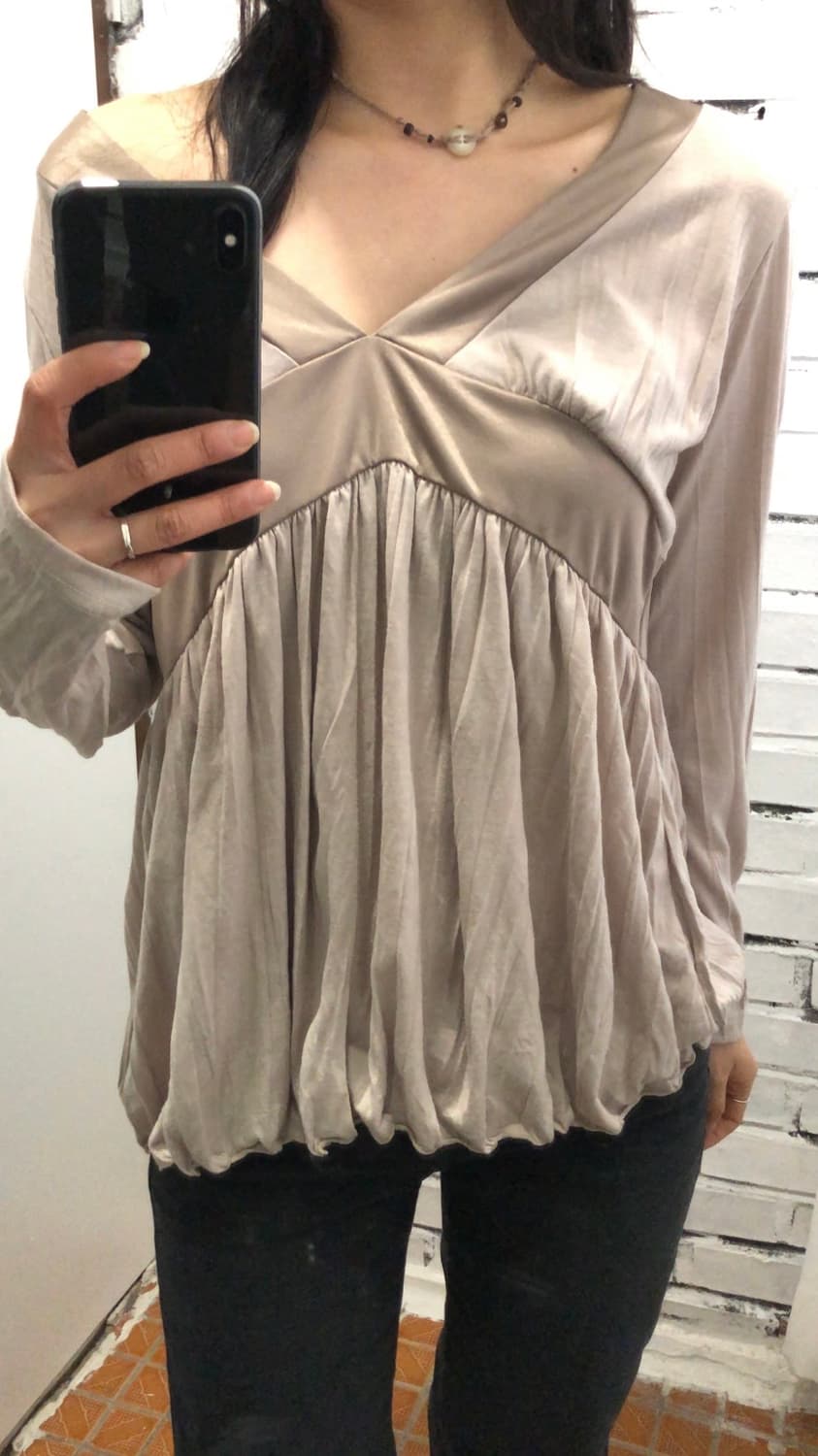 실크 애쉬 베이지 블라우스 상품이미지3