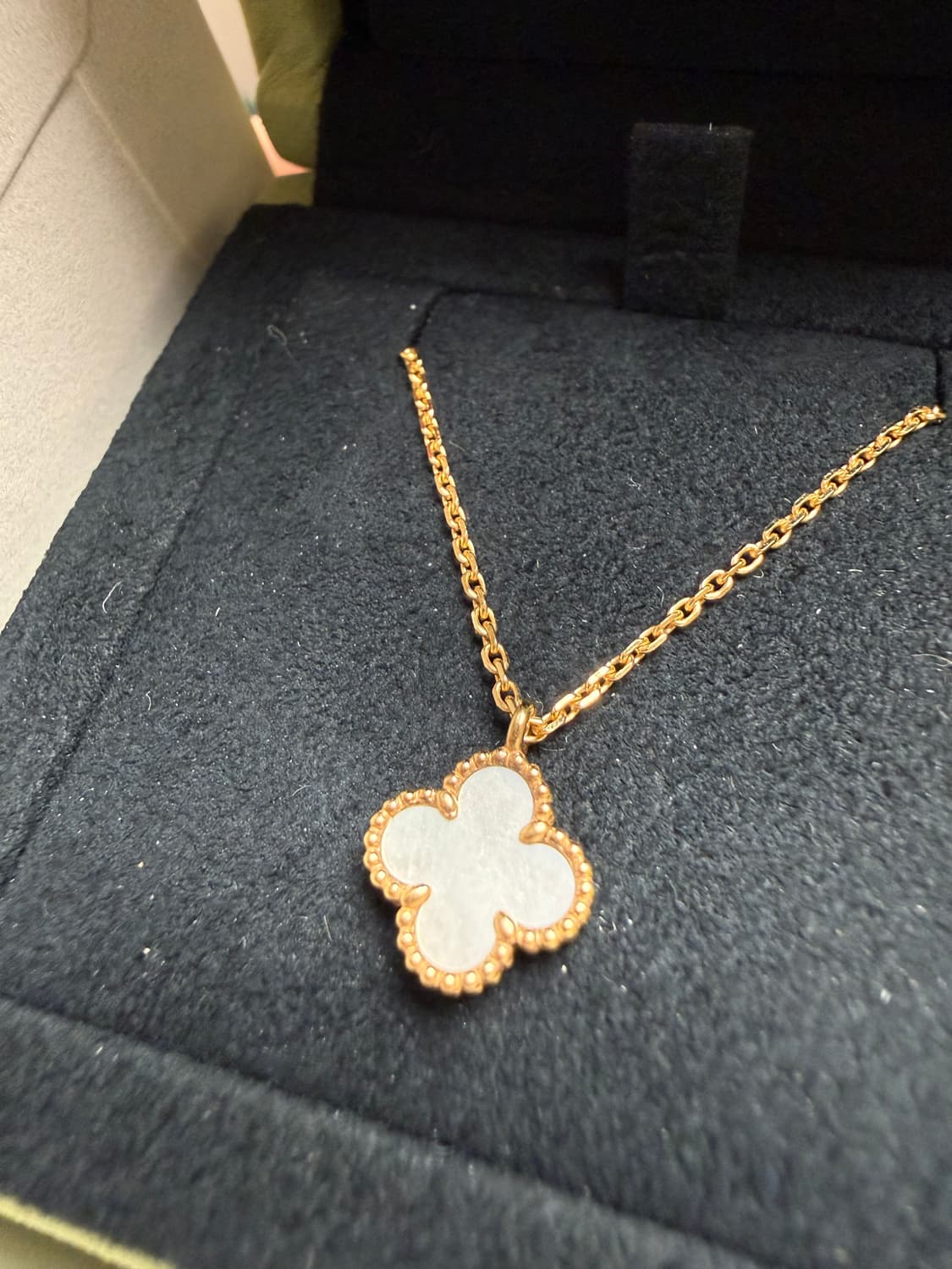 반클리프 스위트 알함브라 펜던트 옐로우 골드 마더 오브 상품이미지2