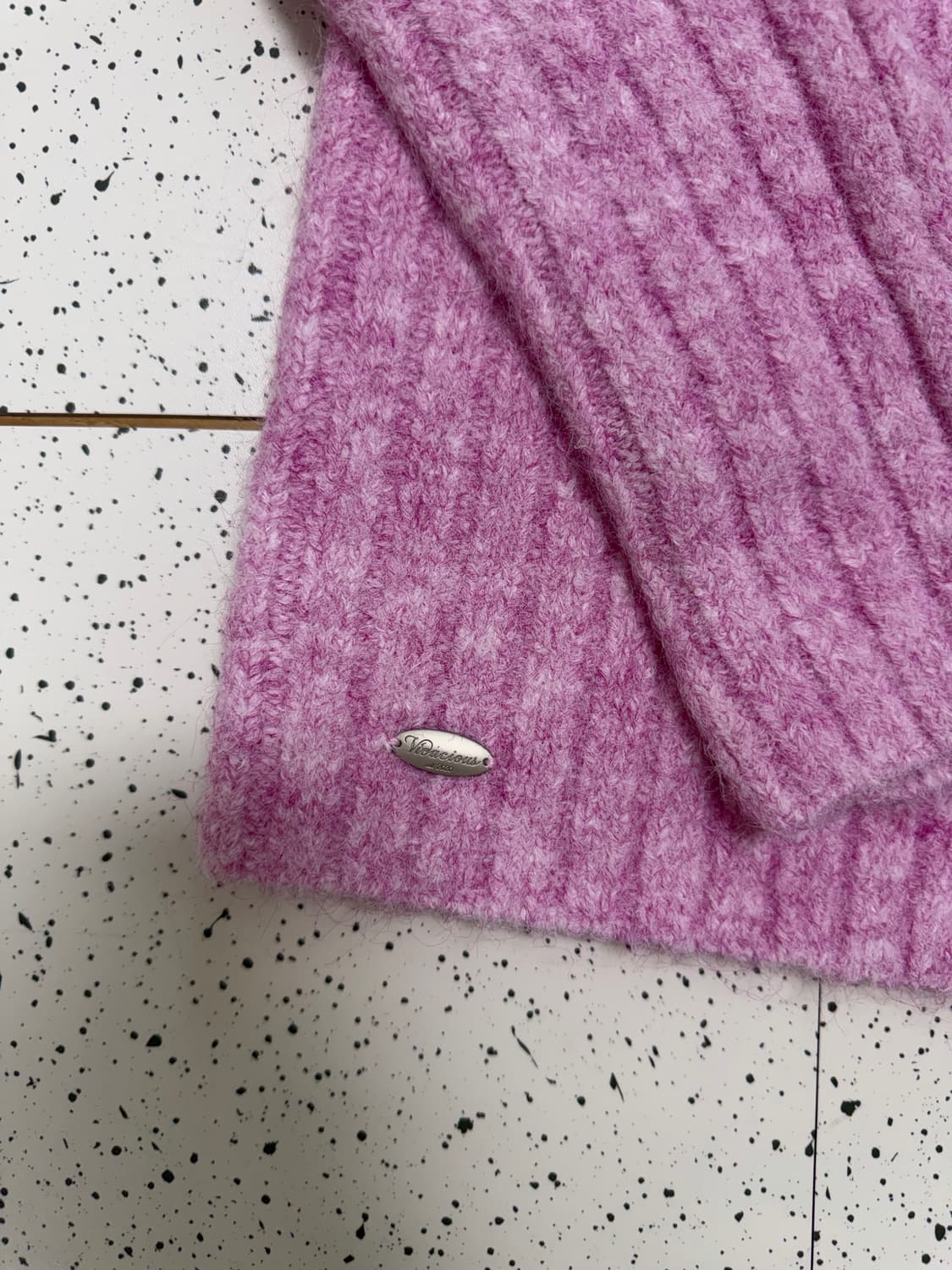 비바셔스 Soleil Off Shoulder Cardigan 오프숄더 상품이미지3