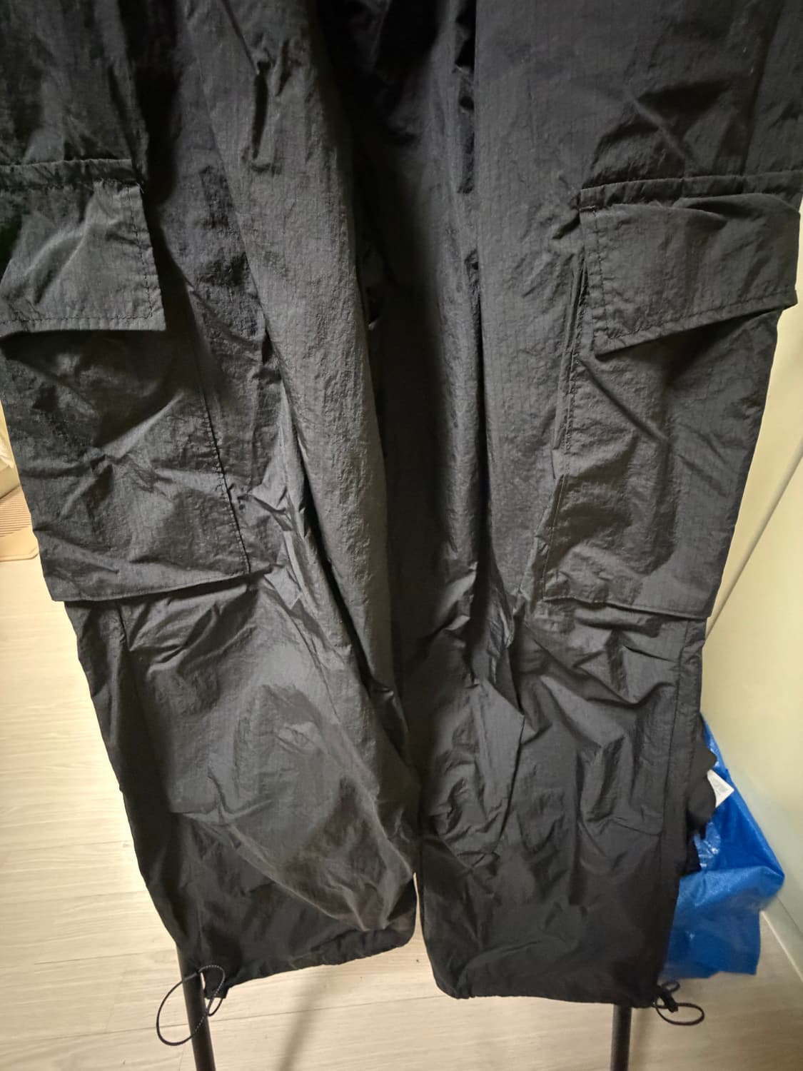 앵글런 립스타 나일론 카고 팬츠 상품이미지3