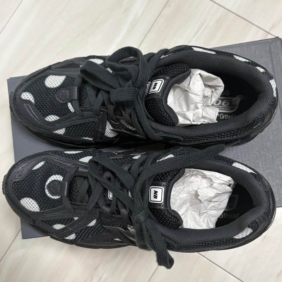 뉴발란스 1906R 폴카 닷 블랙 240 상품이미지3