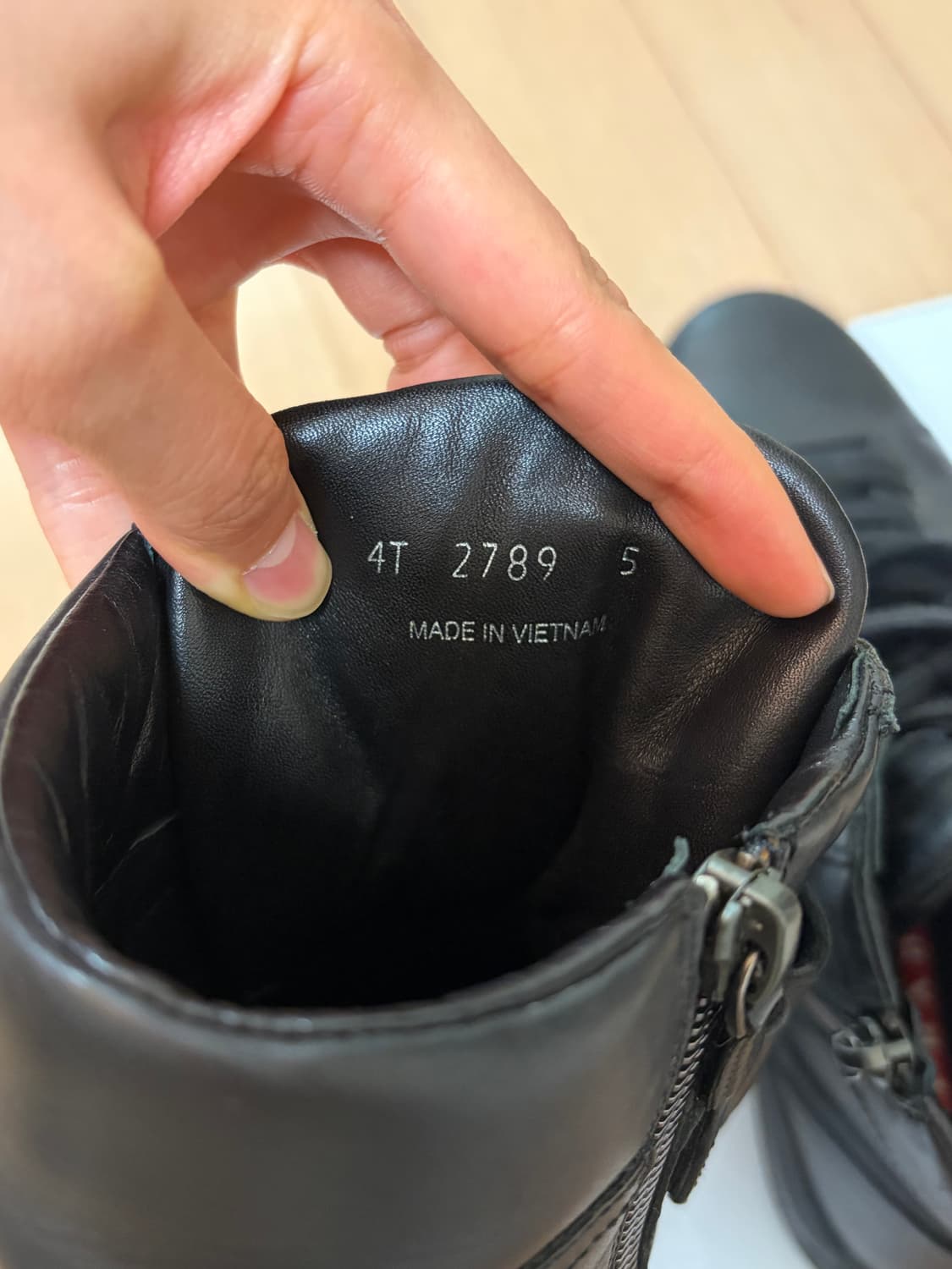 프라다 하이탑 레더 스니커즈 245 상품이미지3