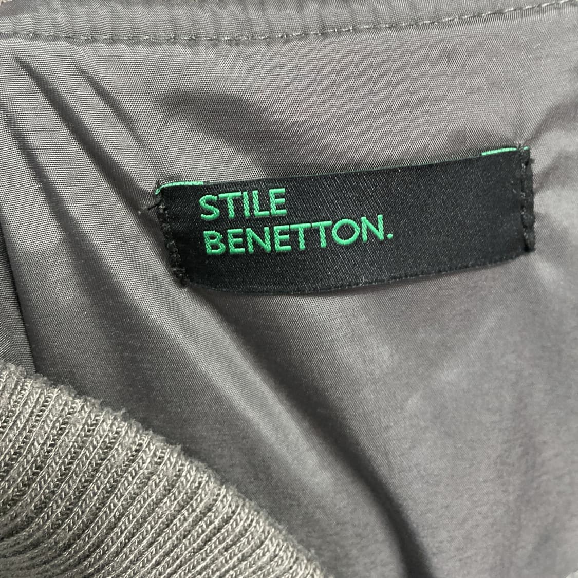 베네통 포켓장식 스트링 덕다운 여성패딩 90 상품이미지4