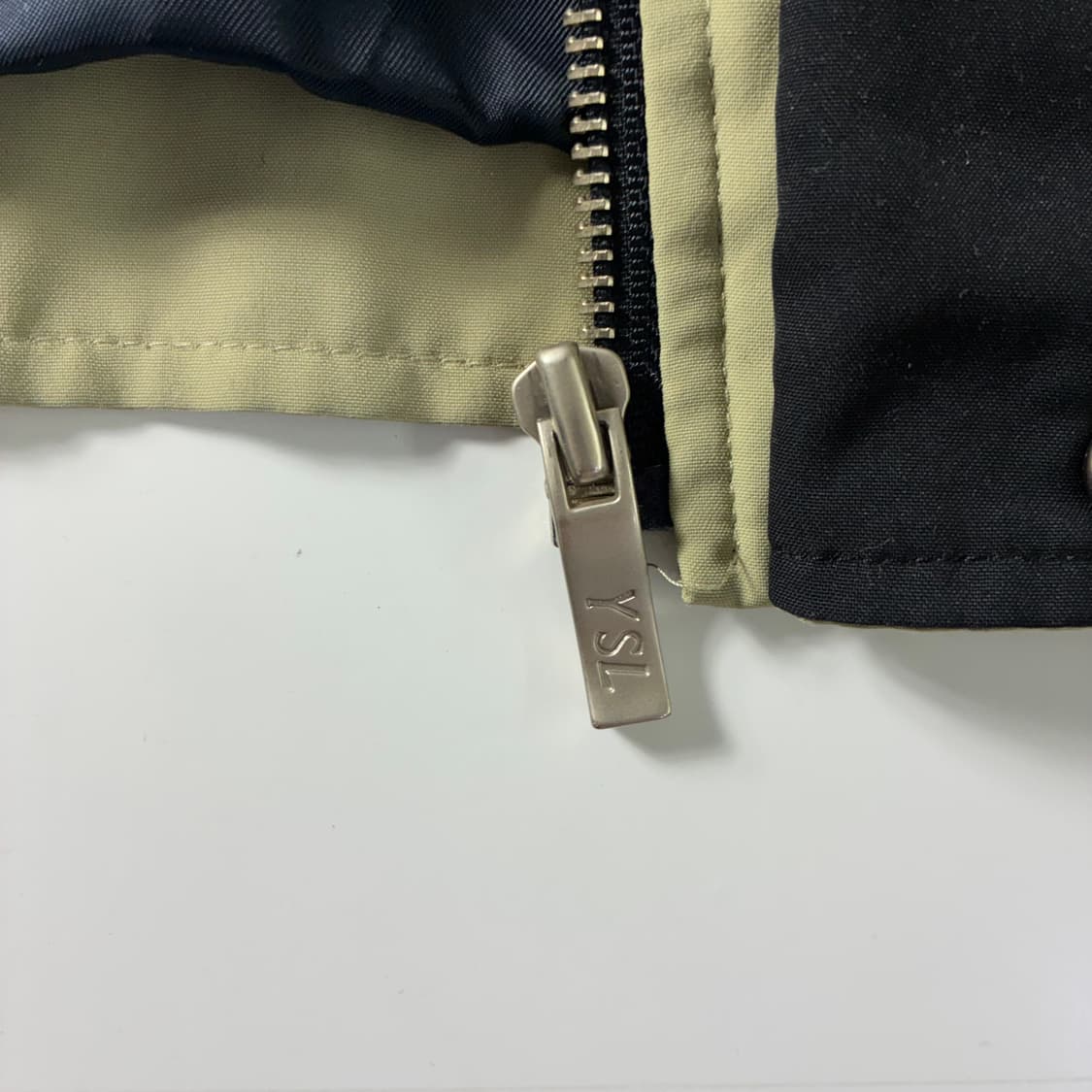 Yves Saint Laurent  입생로랑 베이지 스윙탑 코치 자켓 상품이미지5