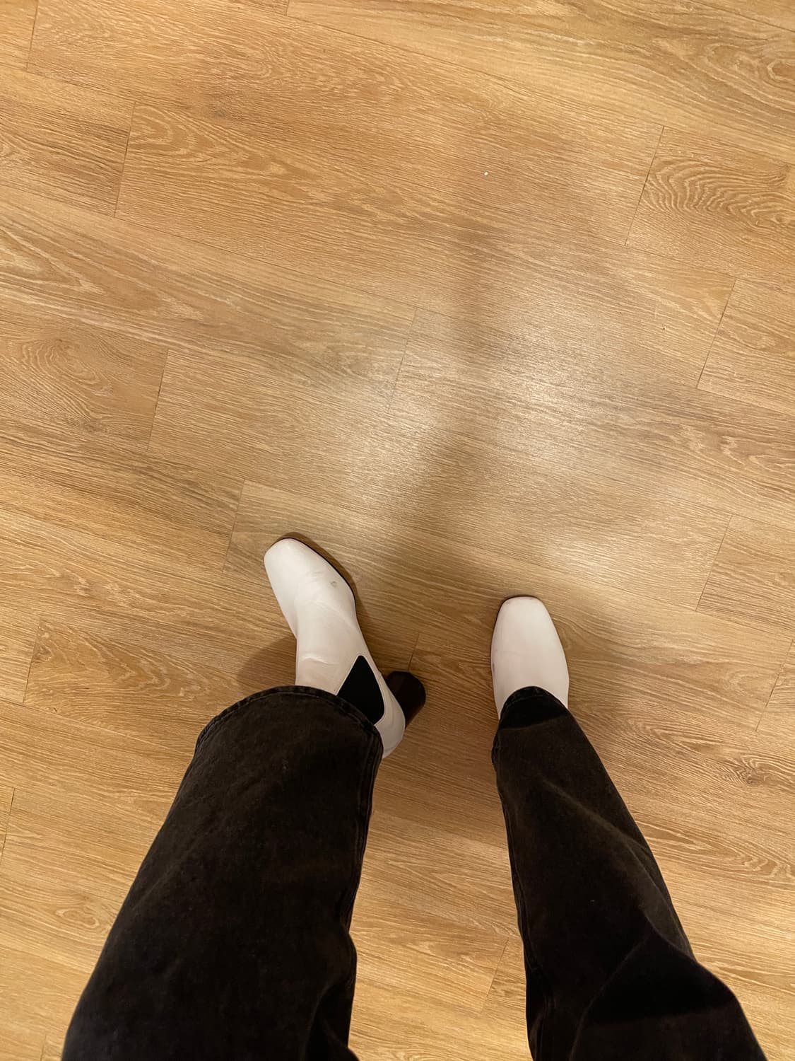 슈콤마보니 골드링 화이트 첼시부츠 380 (245) 상품이미지8