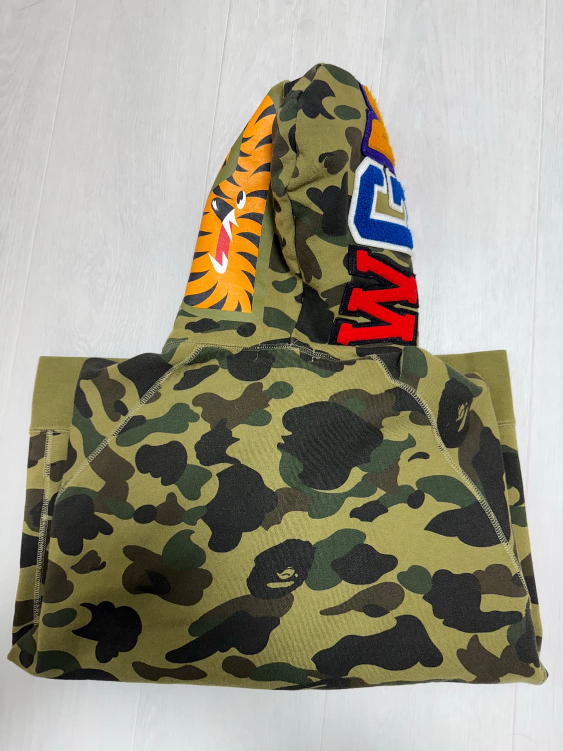 L)베이프 퍼스트 카모 샤크 풀 집 후드 그린 상품이미지2