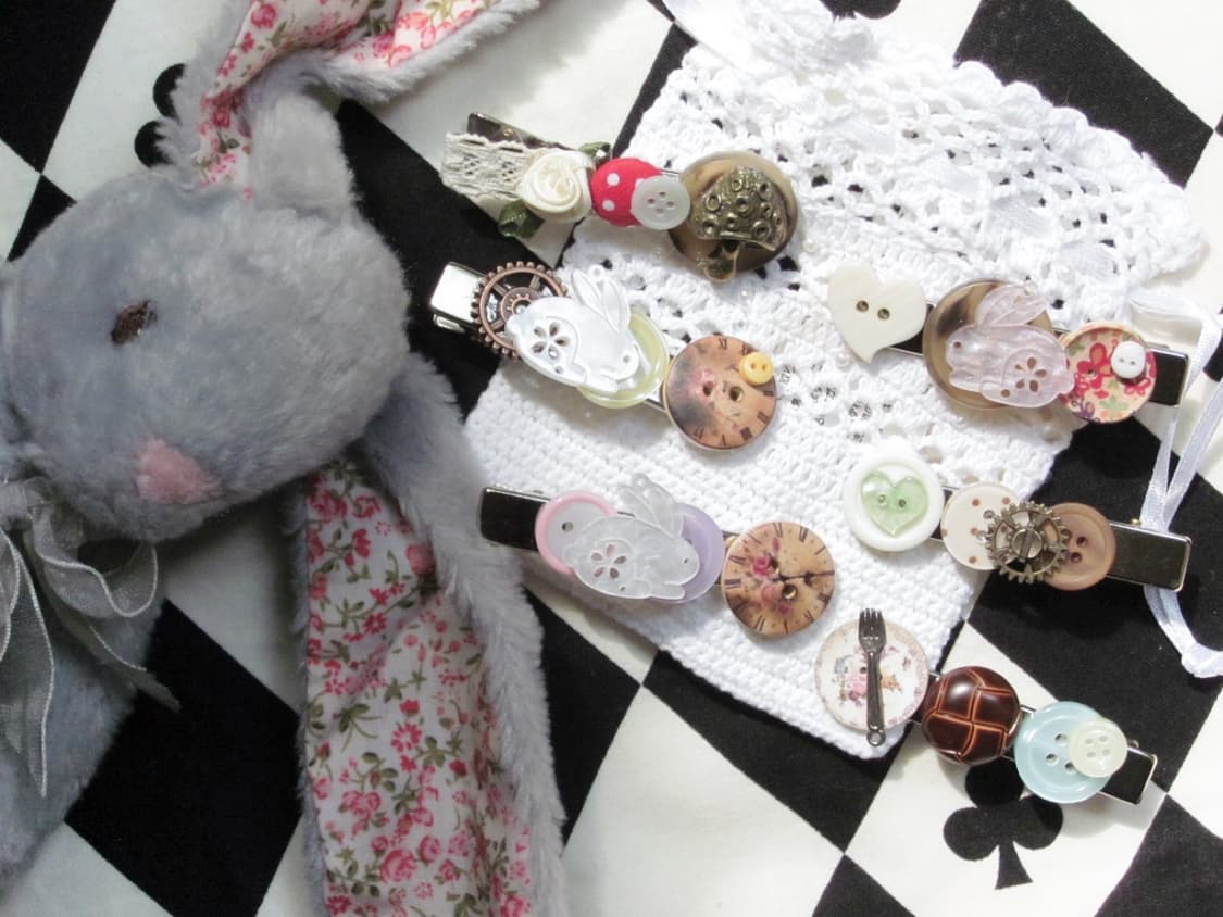 앨리스 시계토끼 단추핀 상품이미지3