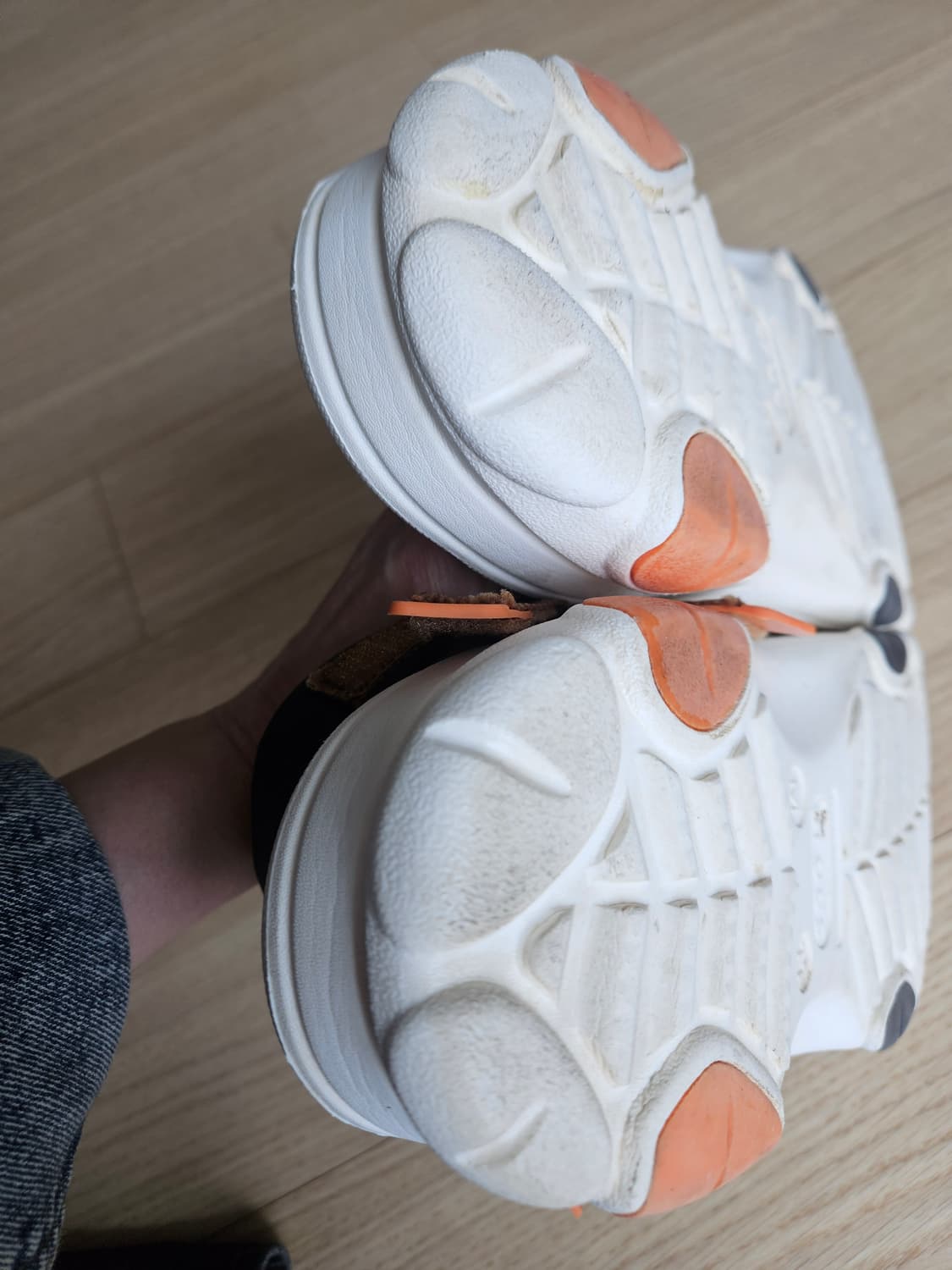 크록스 올터레인 클로그 화이트 M11(290)
 상품이미지8