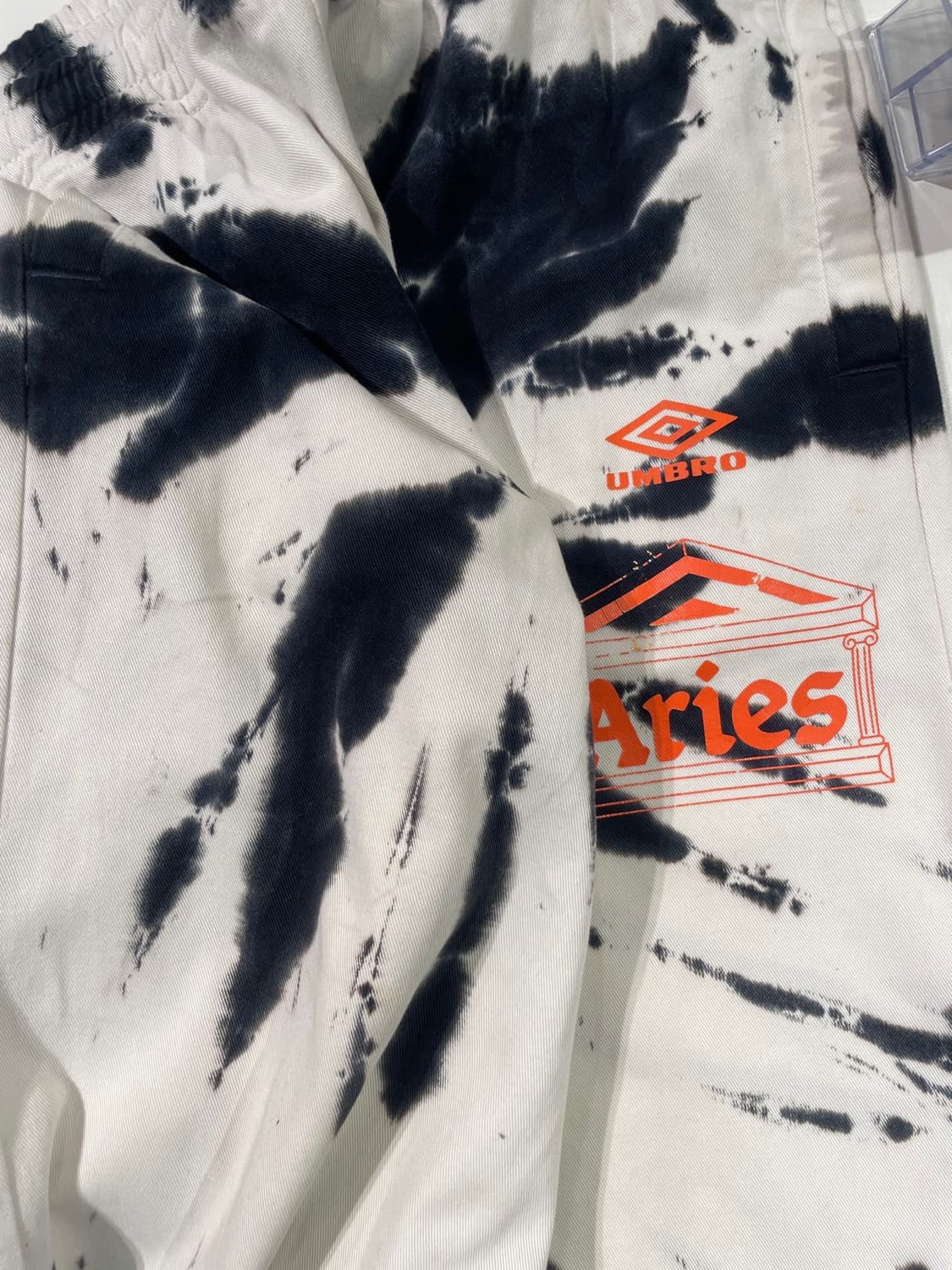 엄브로 x 에리즈 화이트 타이 다이 팬츠 상품이미지10