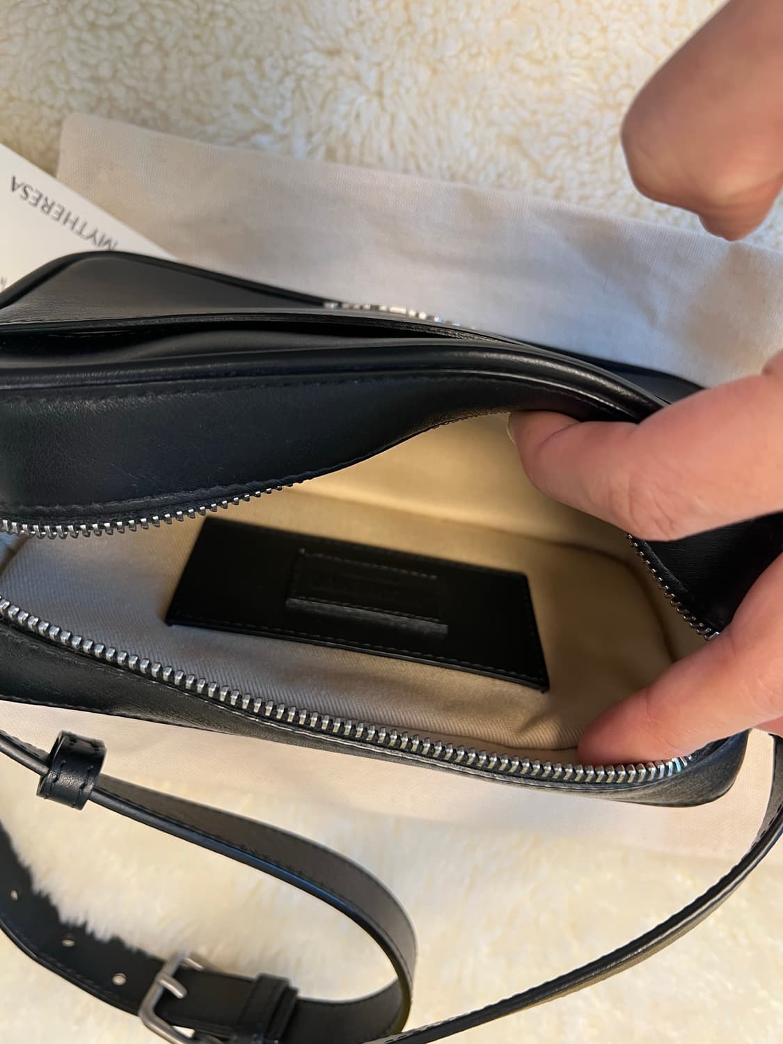 자크뮈스 르 바네토 블랙 메신저백 상품이미지4