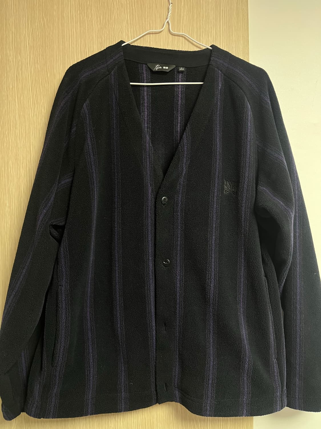 유니클로 니들스 후리스 가디건 블랙 스트라이프 퍼플 상품이미지1