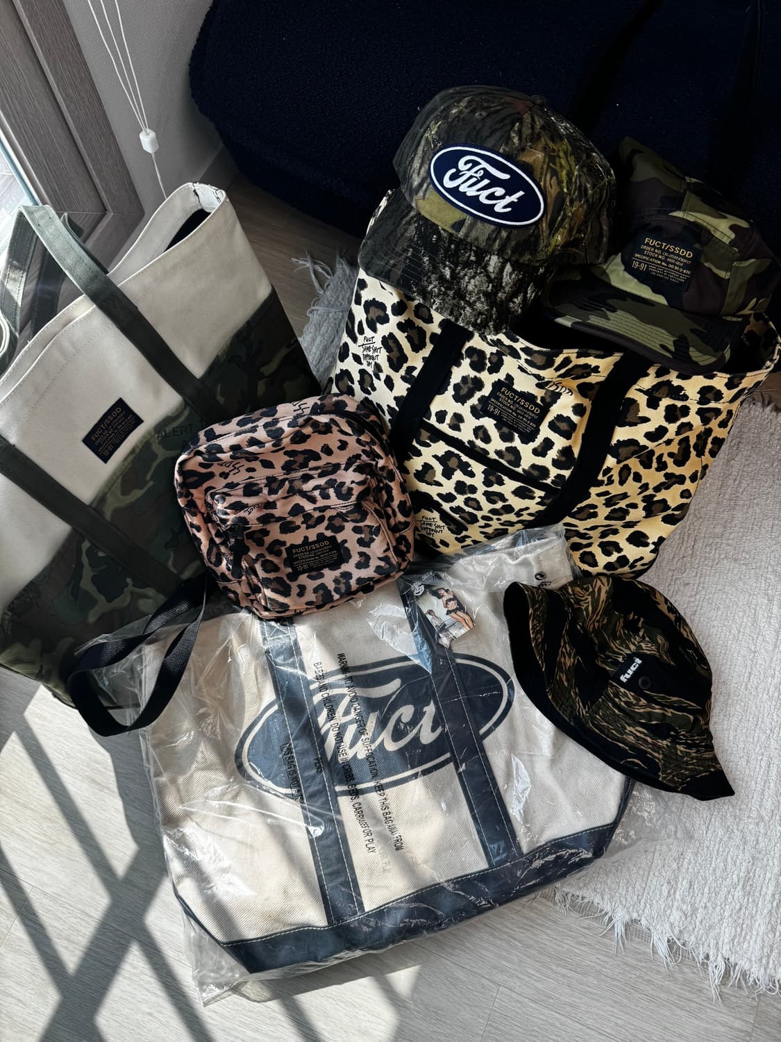 퍽트 FUCT SSDD 레오파드 미니 숄더백 상품이미지1