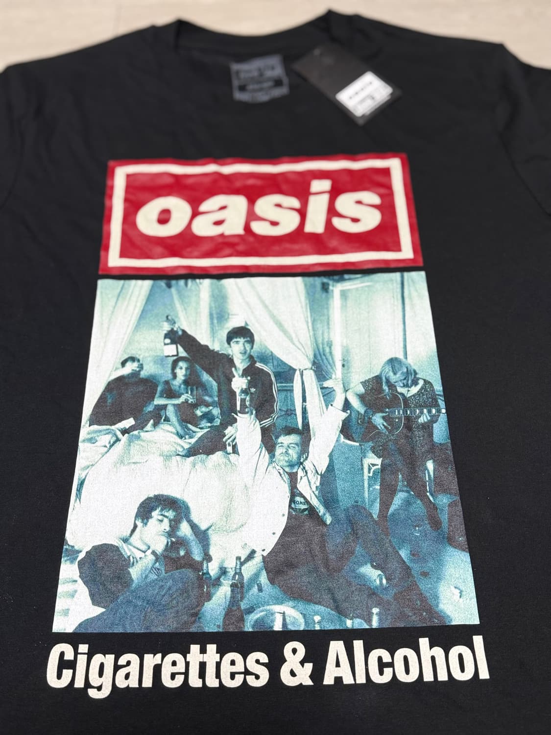오아시스 공식 cigarettes & Alohol 커버 티셔츠 상품이미지3