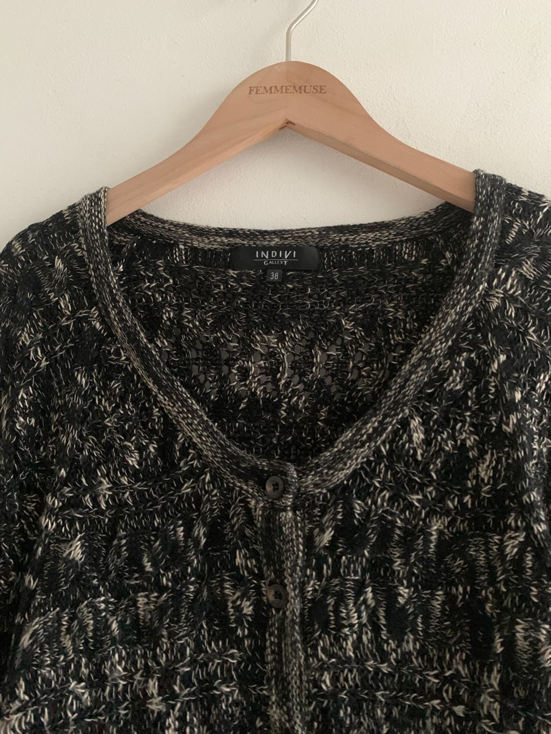 (Indivi)Black Warm Loose Cardigan 상품이미지3