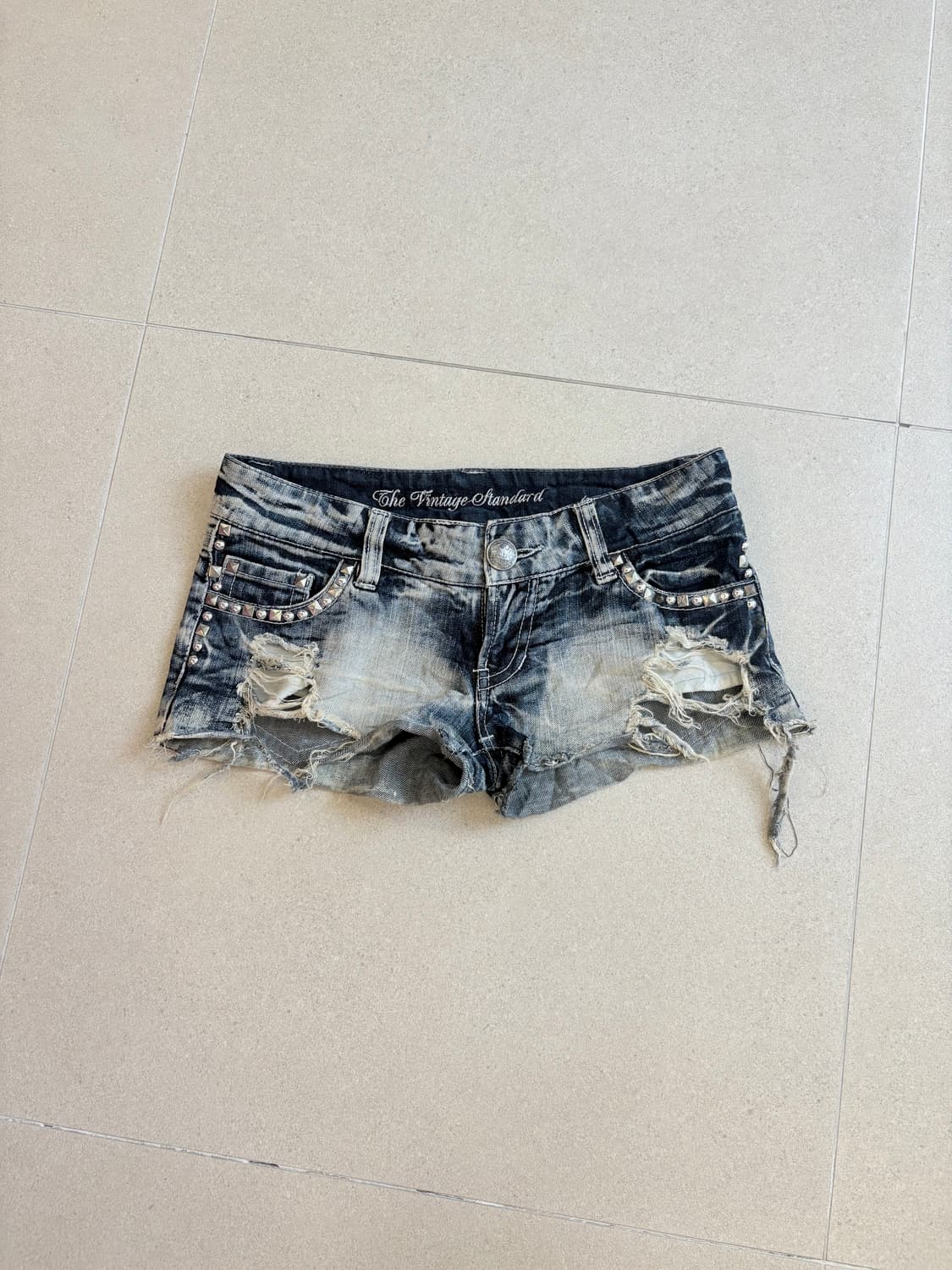 스터드 데미지 핫팬츠 상품이미지1