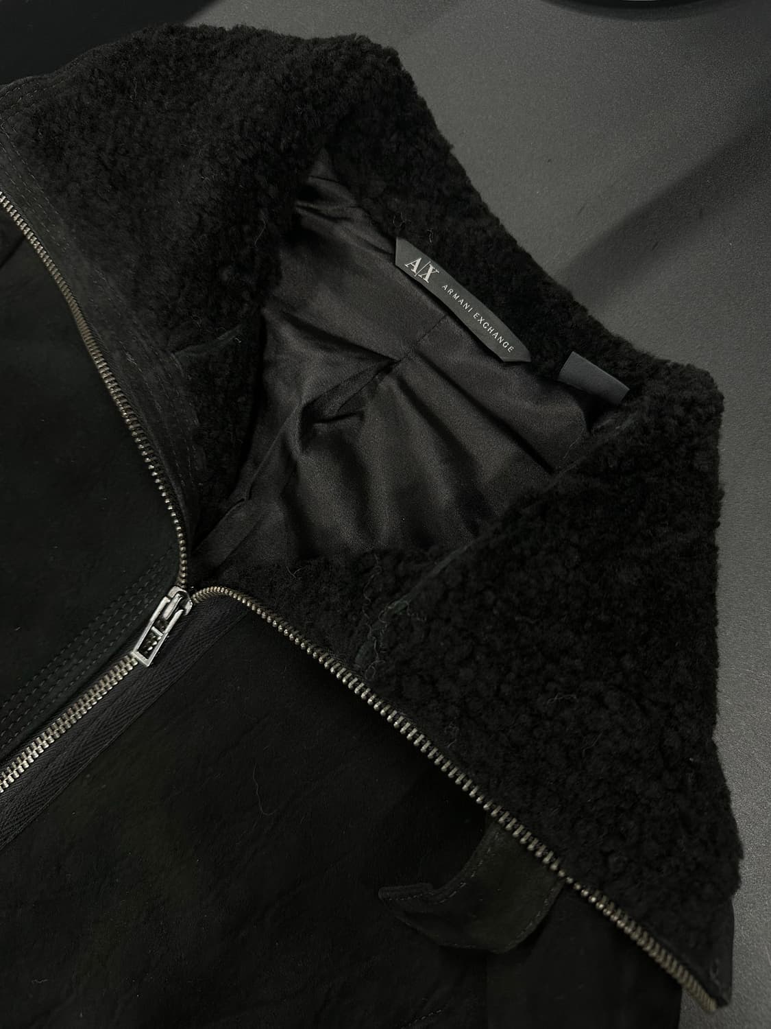 아르마니 익스체인지 스웨이드 투웨이 블랙 퍼 재킷 상품이미지4