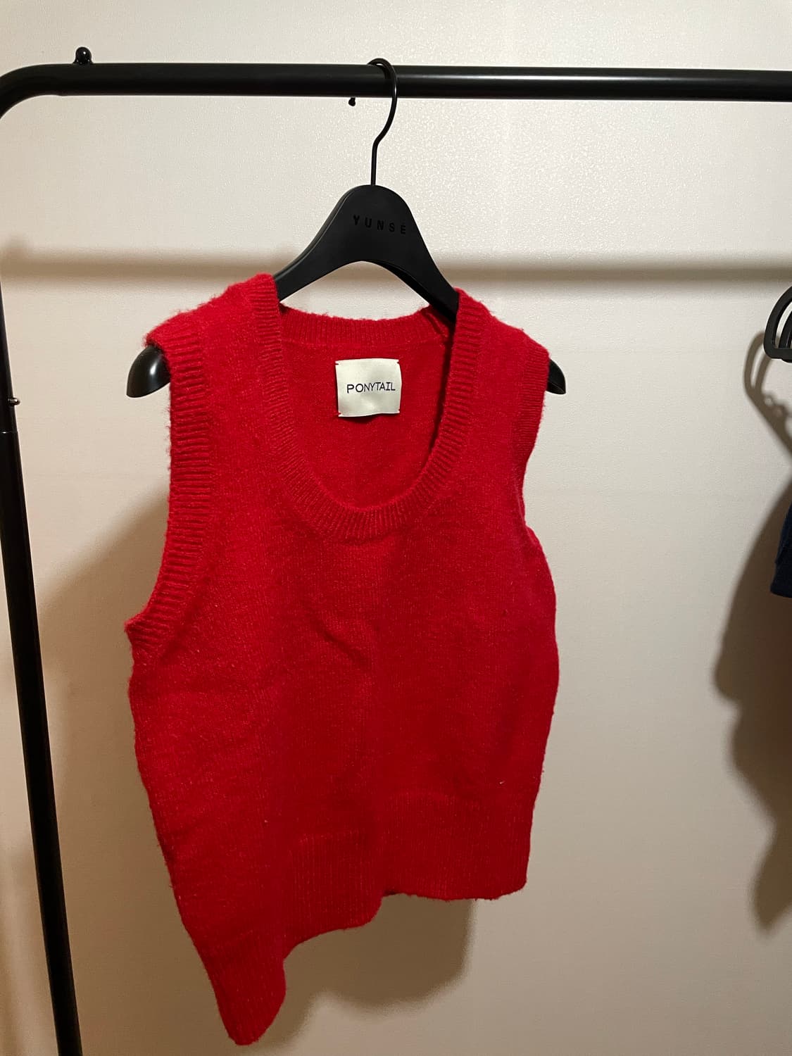 포니테일 니트베스트 레드 S 상품이미지3