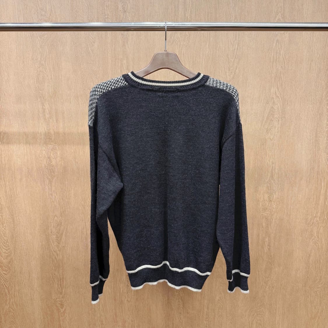 입생로랑 배색 니트 라운드넥 긴팔 하운드투스 패턴 블랙 그레이 상품이미지3