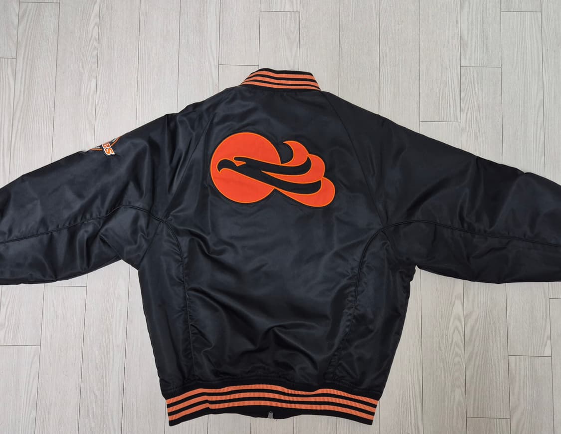 한화이글스x예스아이씨 콜라보 점퍼 상품이미지5