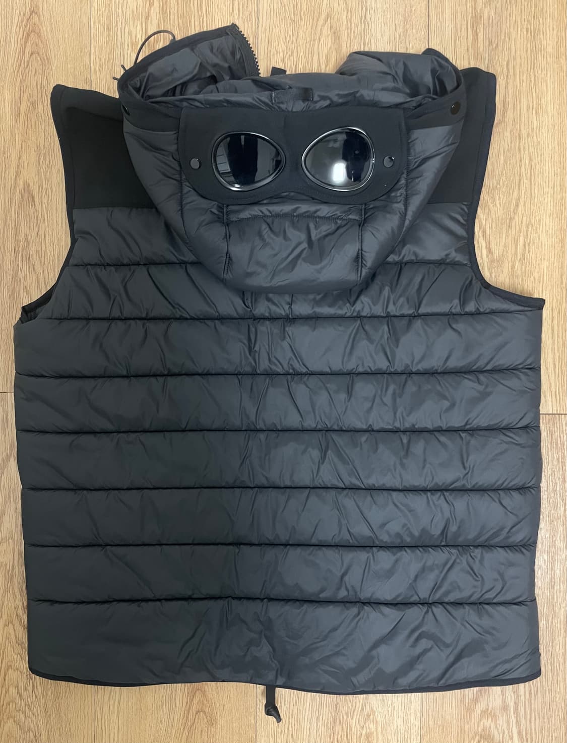 cp컴퍼니 조끼 상품이미지2