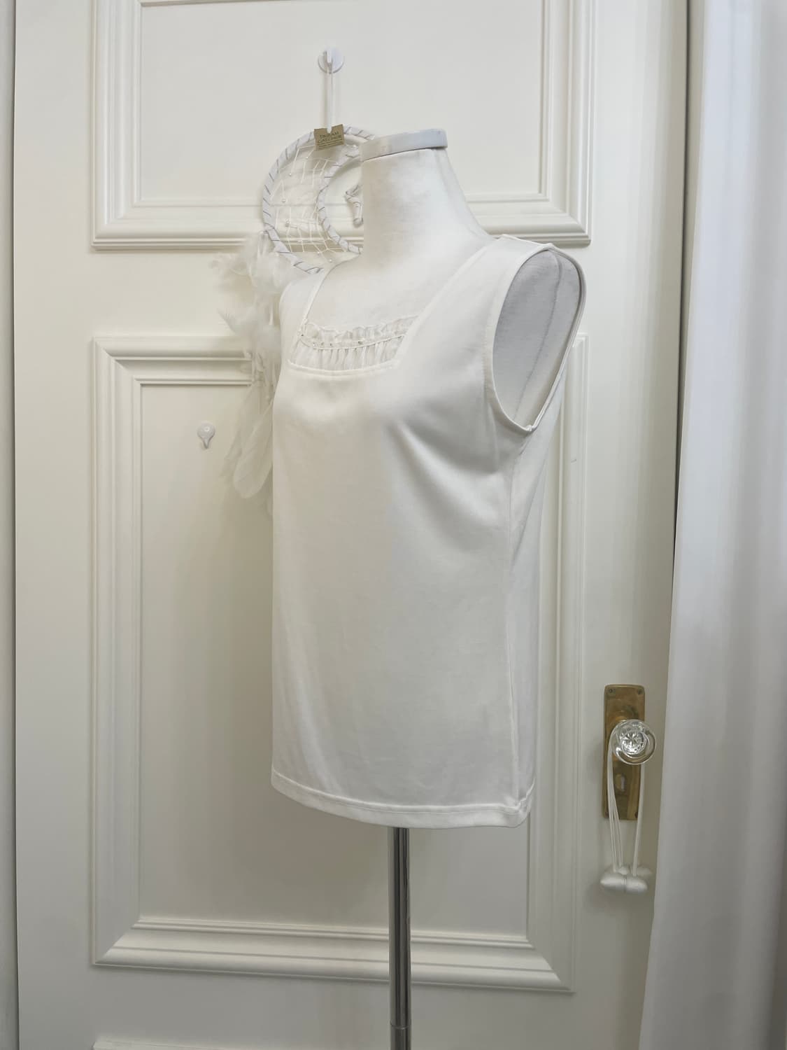 white ruffle point sleeveless&soft basic 상품이미지8