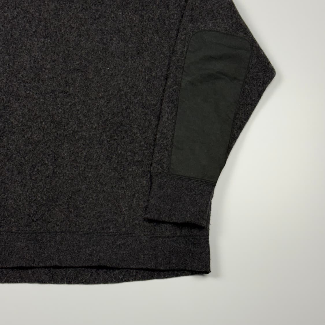 (107) 마카 울 플리스 크루넥 차콜 상품이미지5