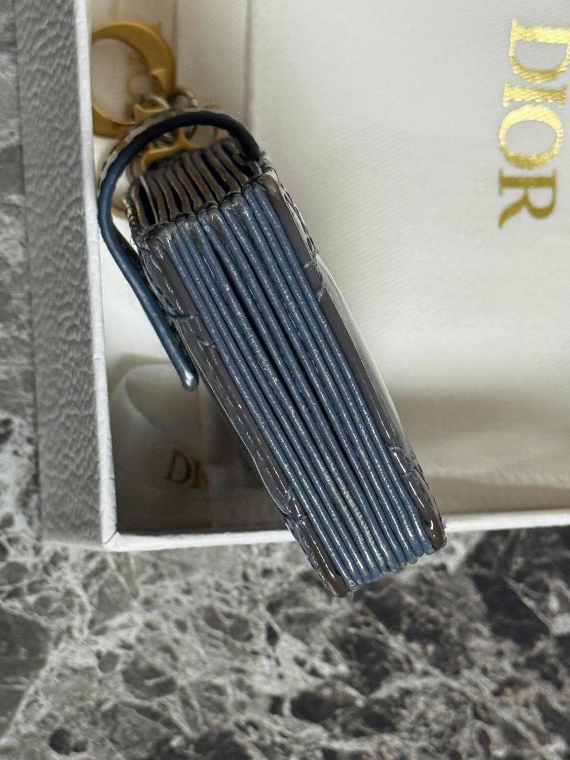 디올 까나쥬 페이던트 아코디언 카드지갑 상품이미지7