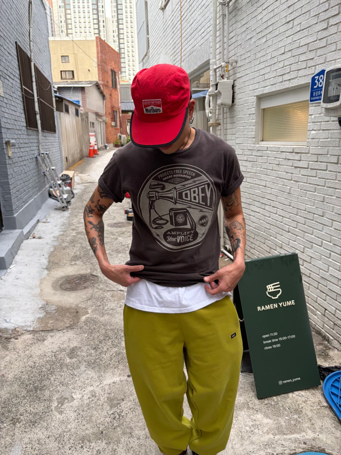 오베이(OBEY) 차콜 메가폰 프린팅 코튼 폴리에스터 혼방 반팔 상품이미지2