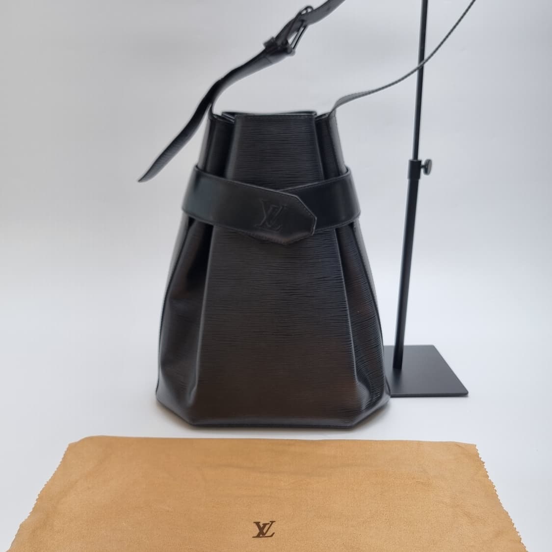루이비통 에삐 삭데폴 버킷백 숄더백 (GM 사이즈) 상품이미지1