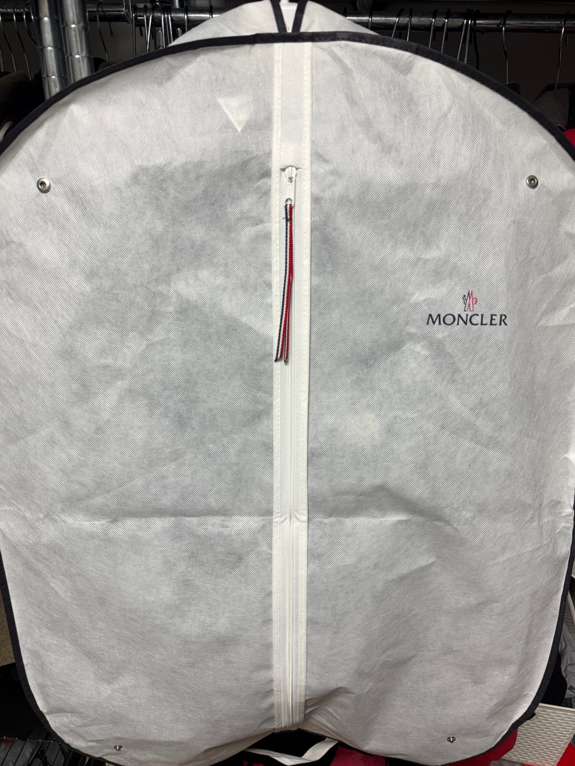 몽클레르 마야 후드 쇼트 다운 자켓 블랙 - 25FW 상품이미지1