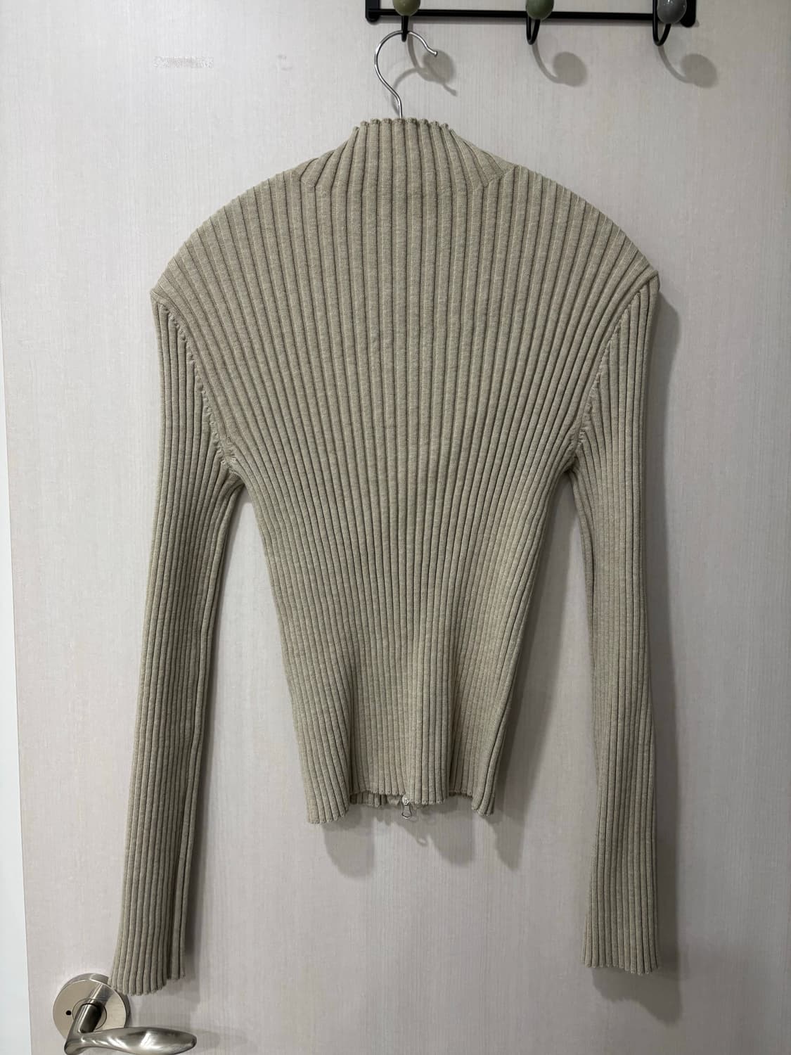 AMOMENTO 아모멘토 high neck zip-up 상품이미지3